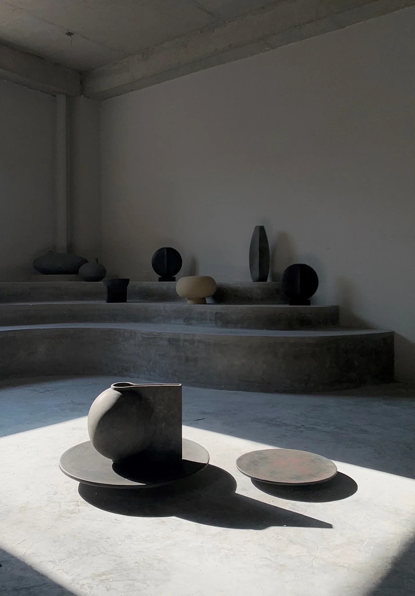 101 CPH Offset Vase, Big - Dark Grey