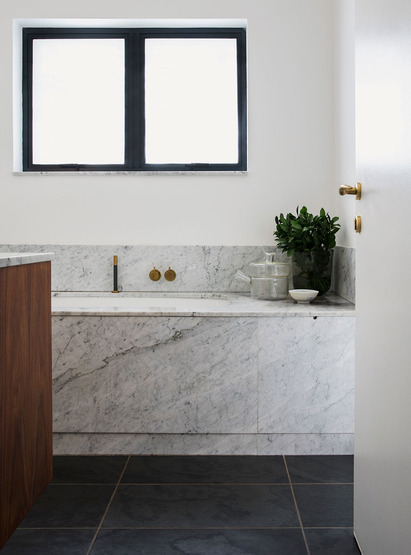 T1S Hand Shower, Vertical With Hose