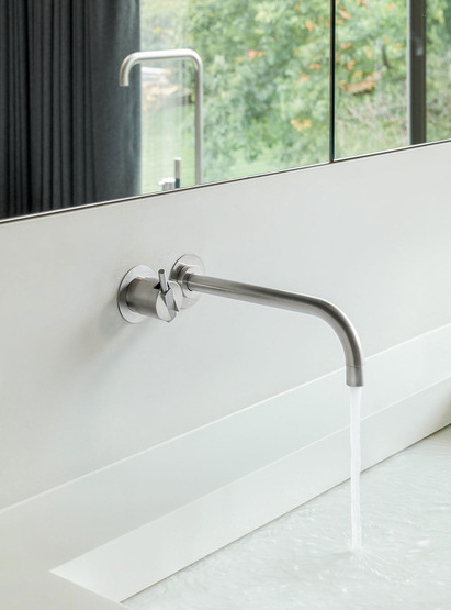 121/300 One-Handle Build-In Mixer