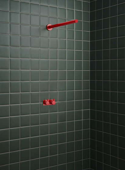 5282St ¾" Thermostatic Mixer With Shower Head