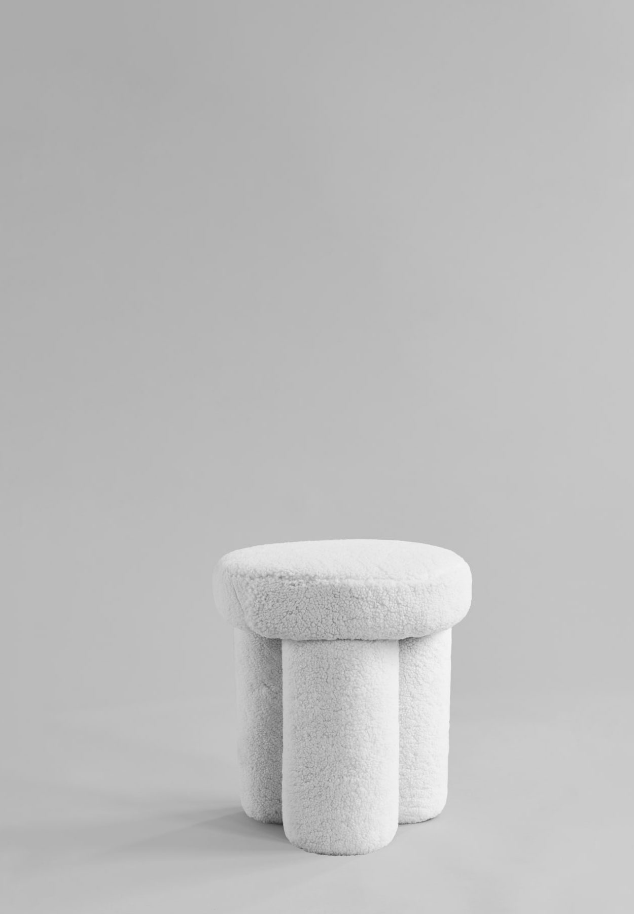 101 CPH Big Foot Stool - White (Sheepskin)