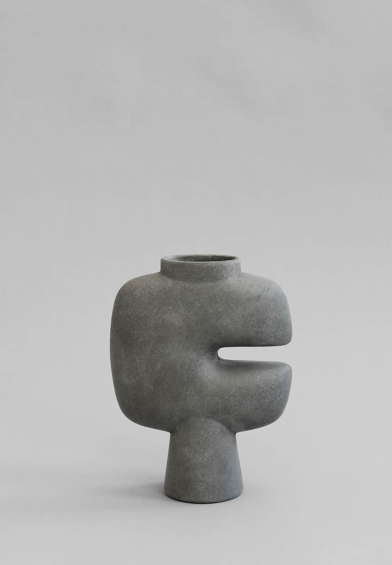 101 CPH Tribal Vase, Medio - Dark Grey