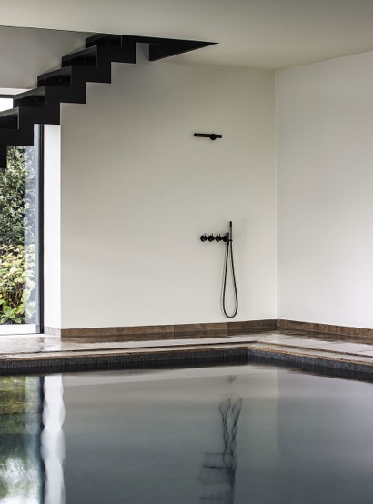 Combi-33 Water Fall Shower, Kneipp Hose and Valve.