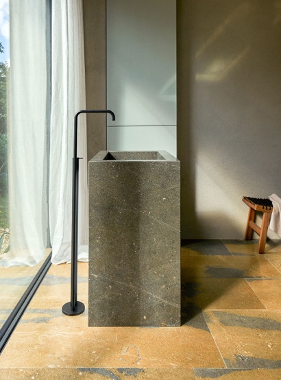 FS2 Free-Standing Bath Mixer With Hand Shower