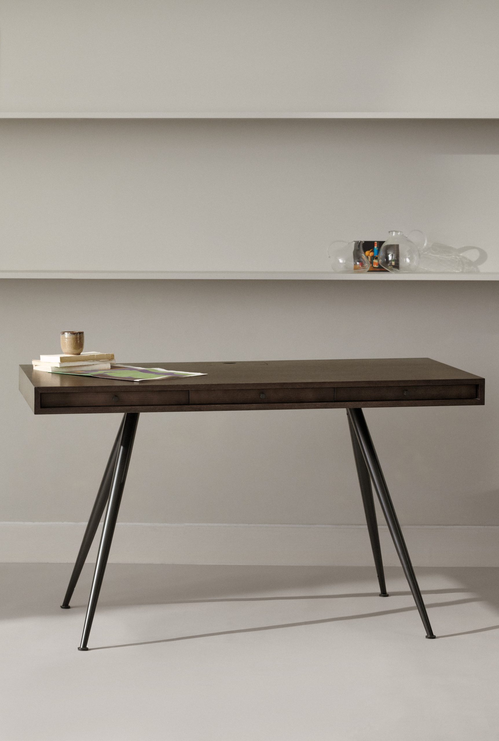 Jfk Home Desk Dark Smoked Ash | NORR11