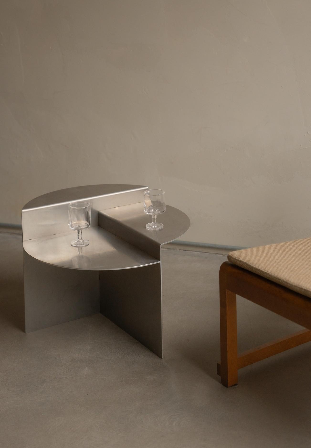 RIVET Side Table | FRAMA