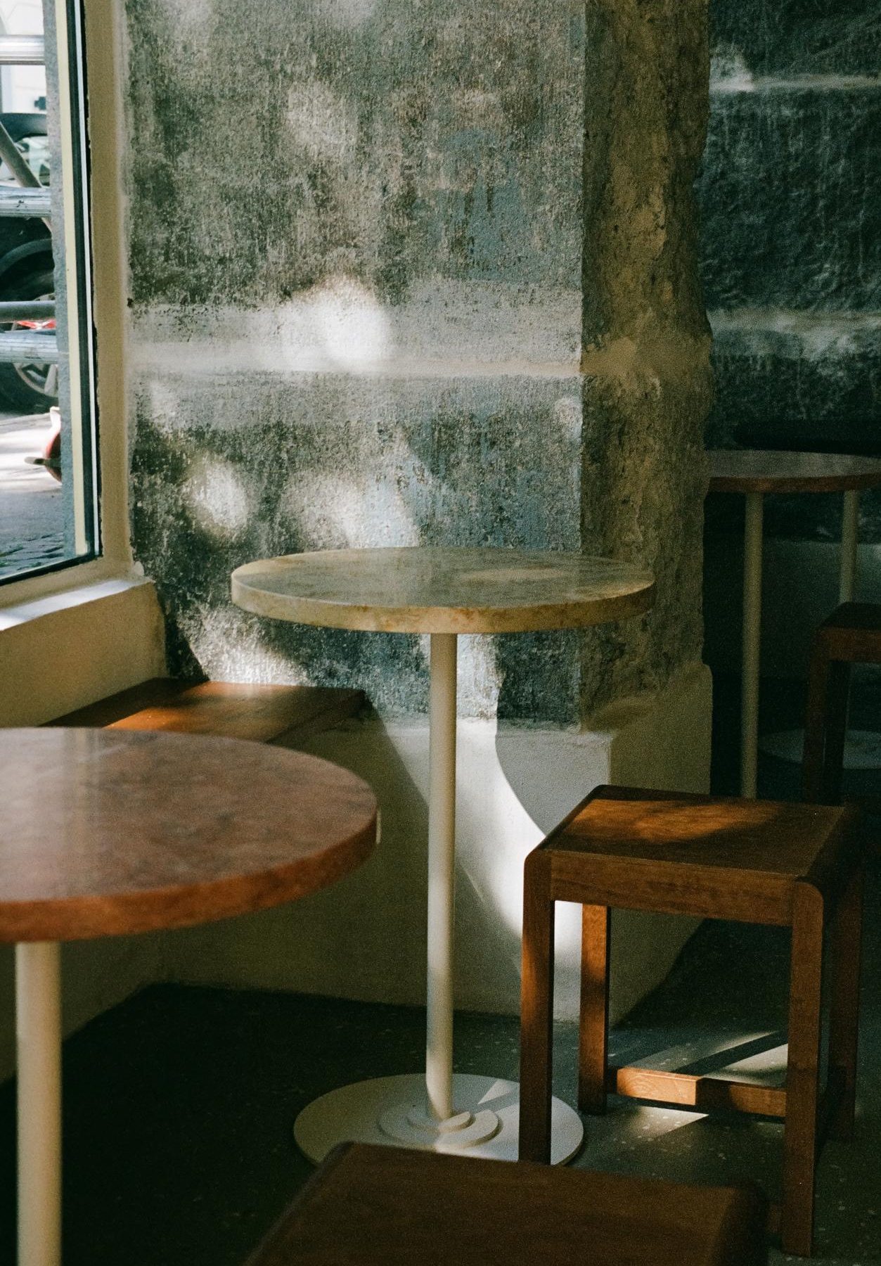 Table 57 | Yellow Limestone | Stainless Steel Ø55 | FRAMA