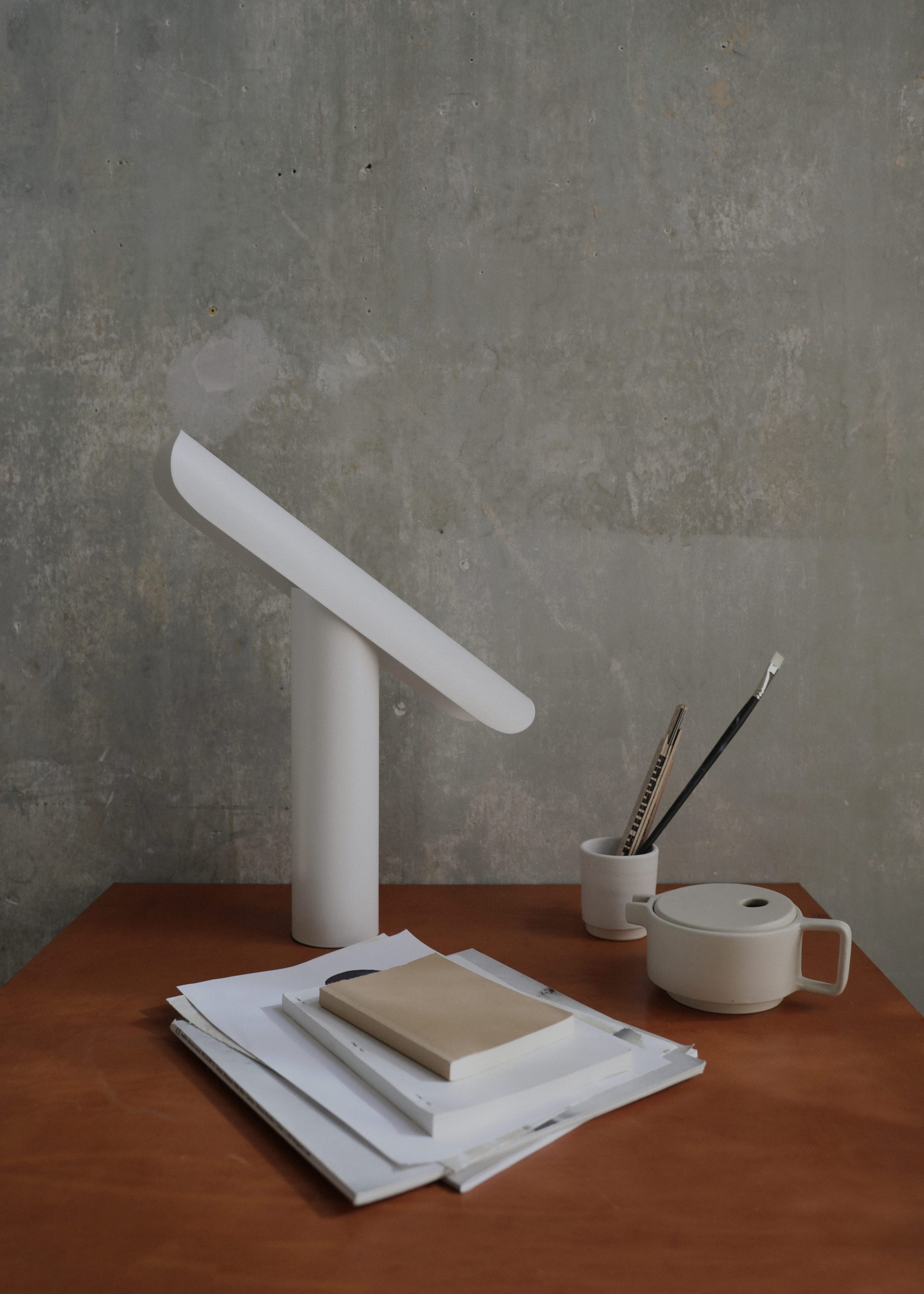 T-LAMP | WHITE | FRAMA