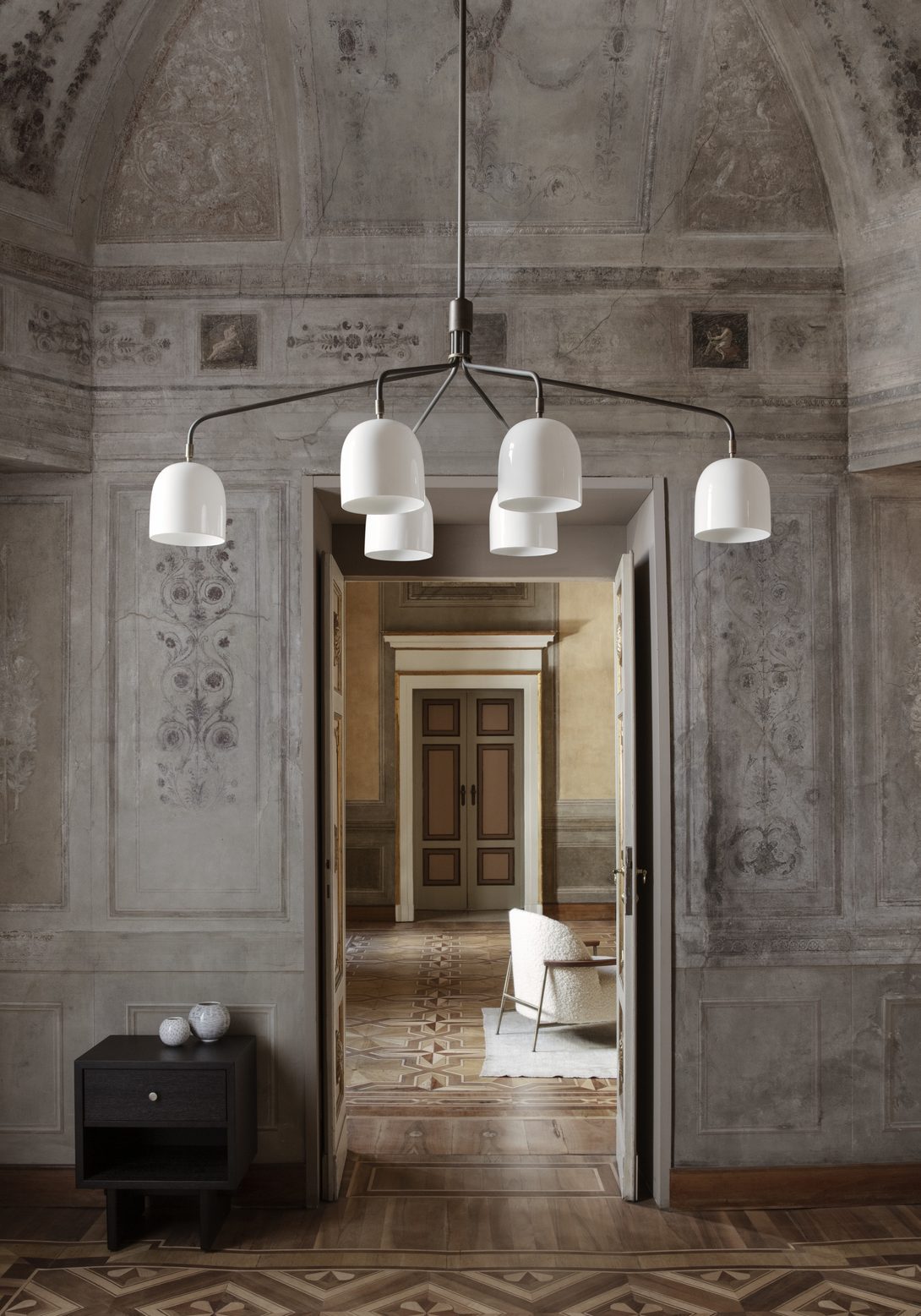 HOWARD CHANDELIER | GUBI