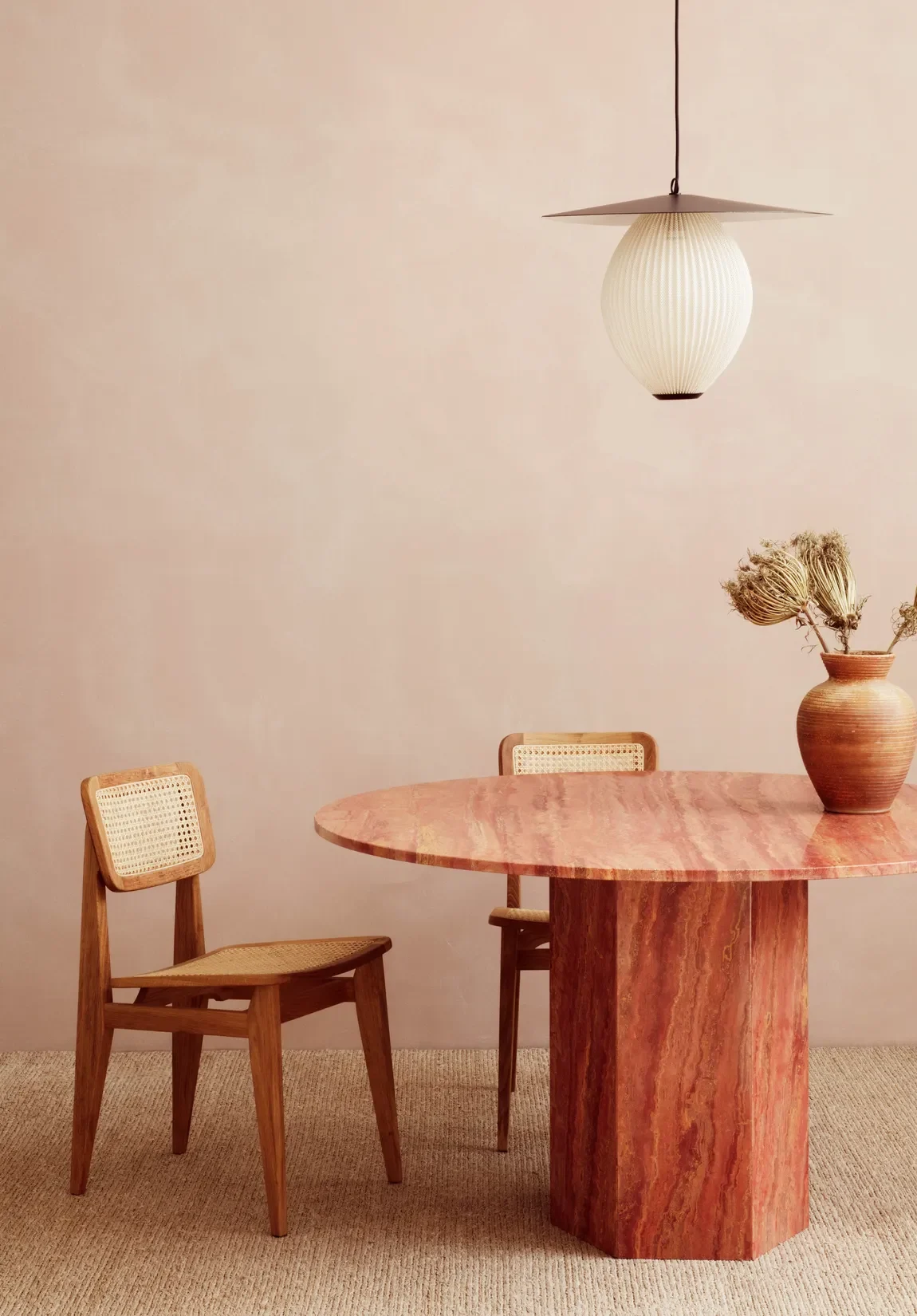 EPIC ROUND DINING TABLE | GUBI