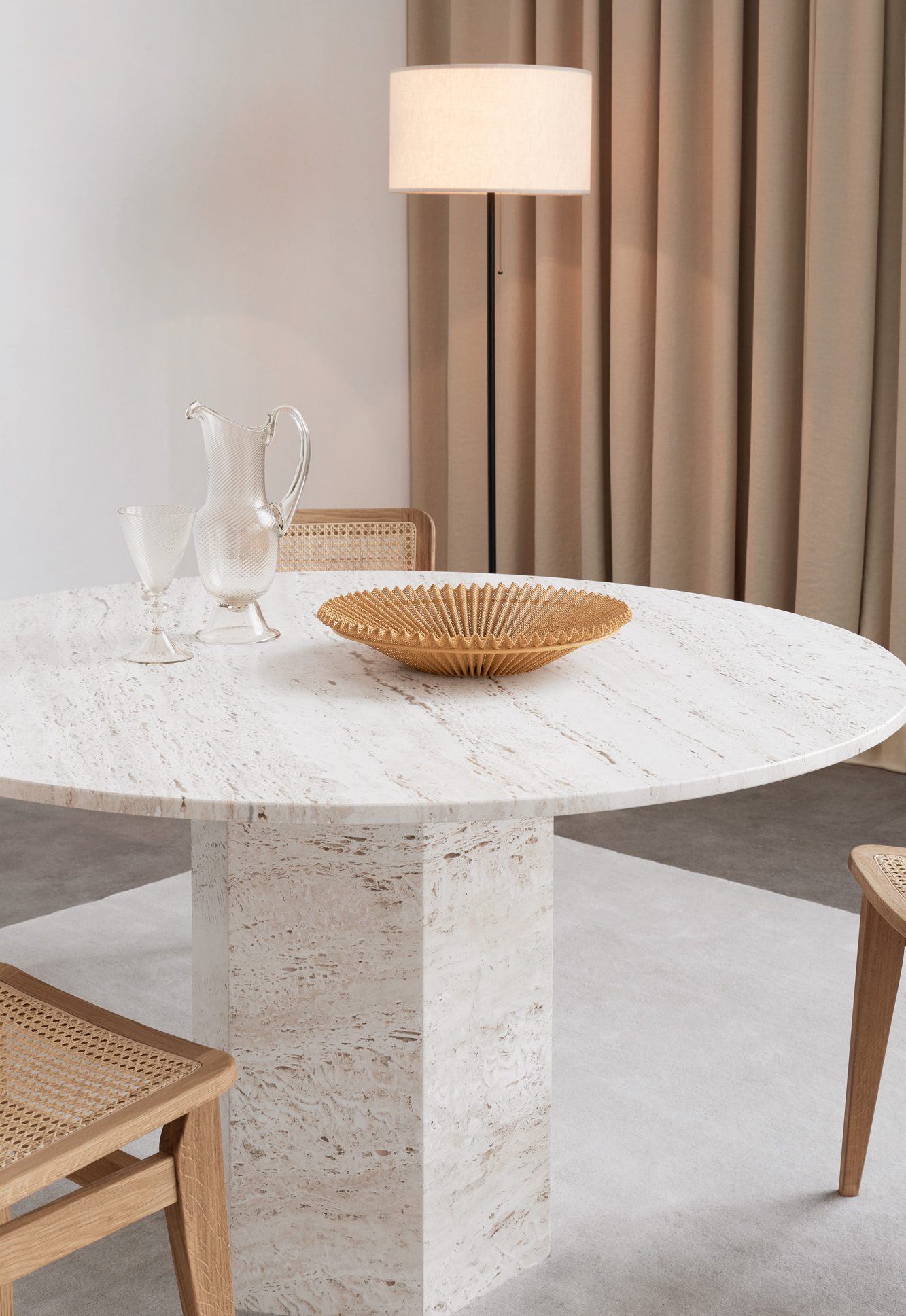 EPIC ROUND DINING TABLE | GUBI