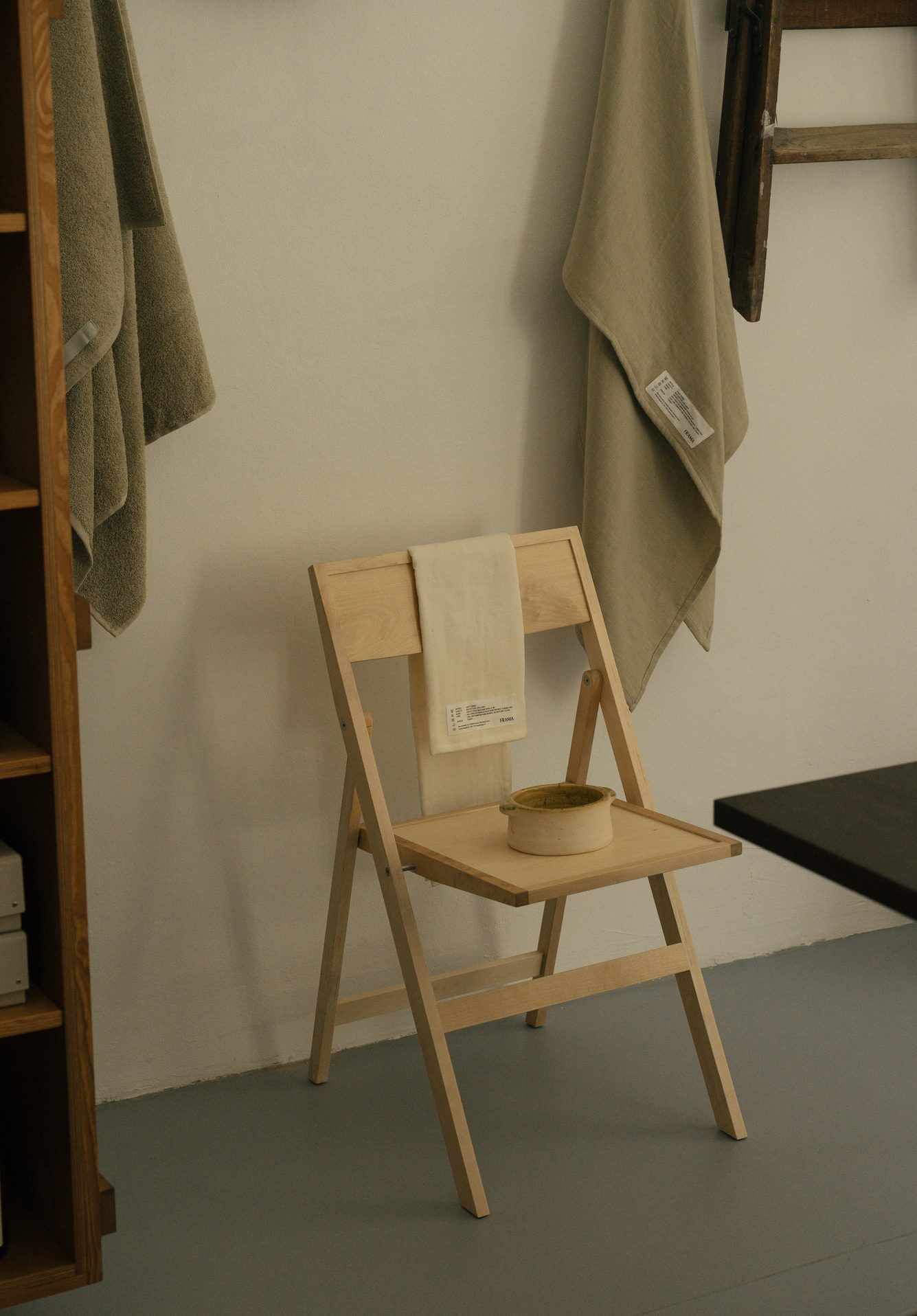 FOLDING FLAT CHAIR | Natural Birch | FRAMA