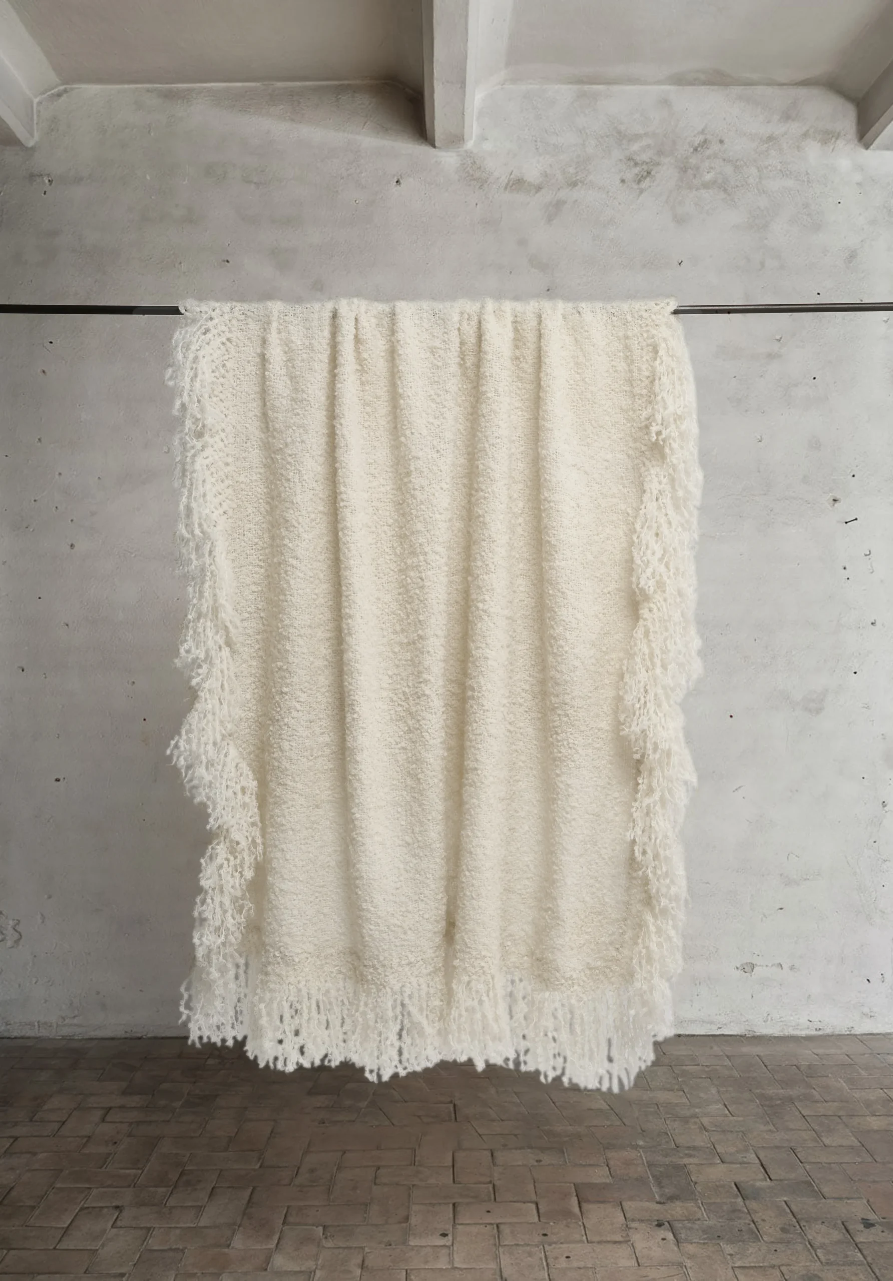 Ivory Throw | Cappelen Dimyr