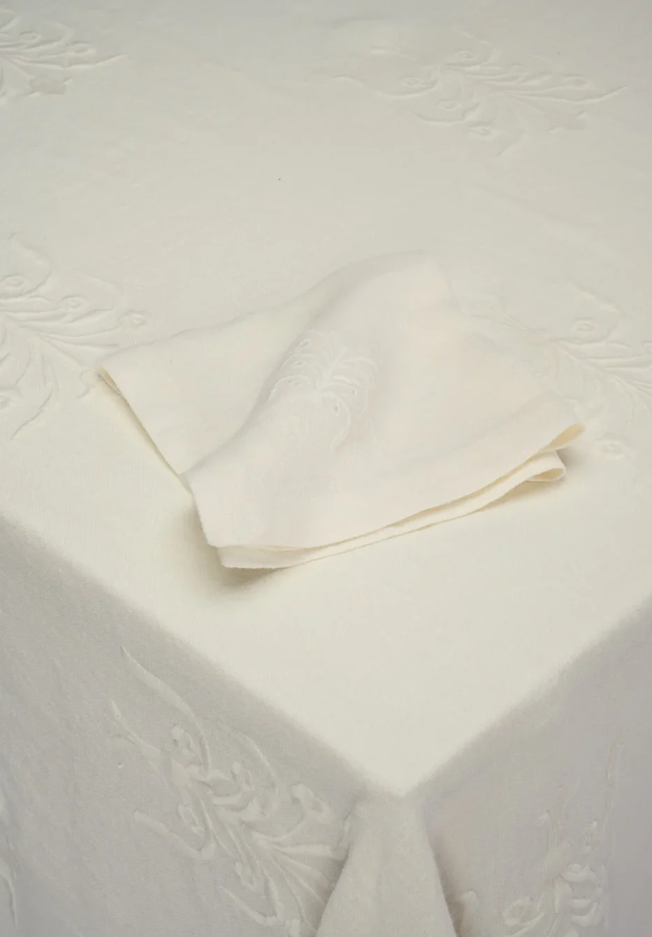 Floral linen napkin, white, pair of two| Cappelen Dimyr